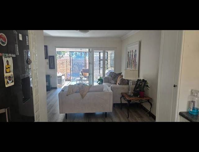 2 BEDROOM TOWNHOUSE FOR SALE IN MAGALIESKRUIN